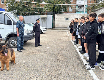 Для учащихся Кавказского района организована экскурсия в полицию