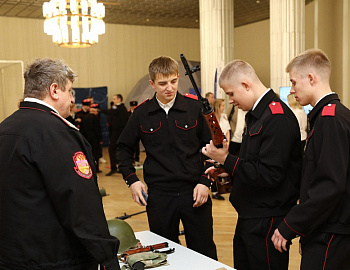 Глава региона Вениамин Кондратьев посетил съезд и выставку Союза казачьей молодежи Кубани